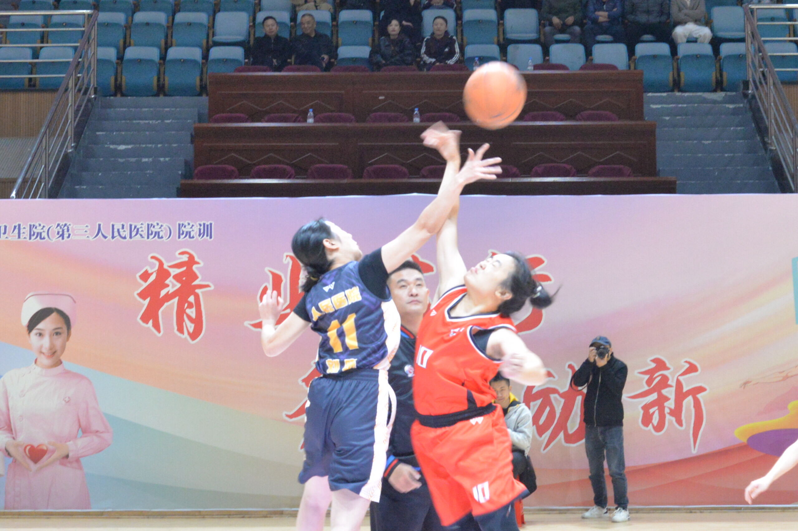 祝贺！利川市人民医院斩获第五届“健康杯”篮球赛男女双冠