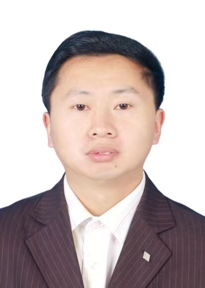 8.3  严顺电子照.jpg